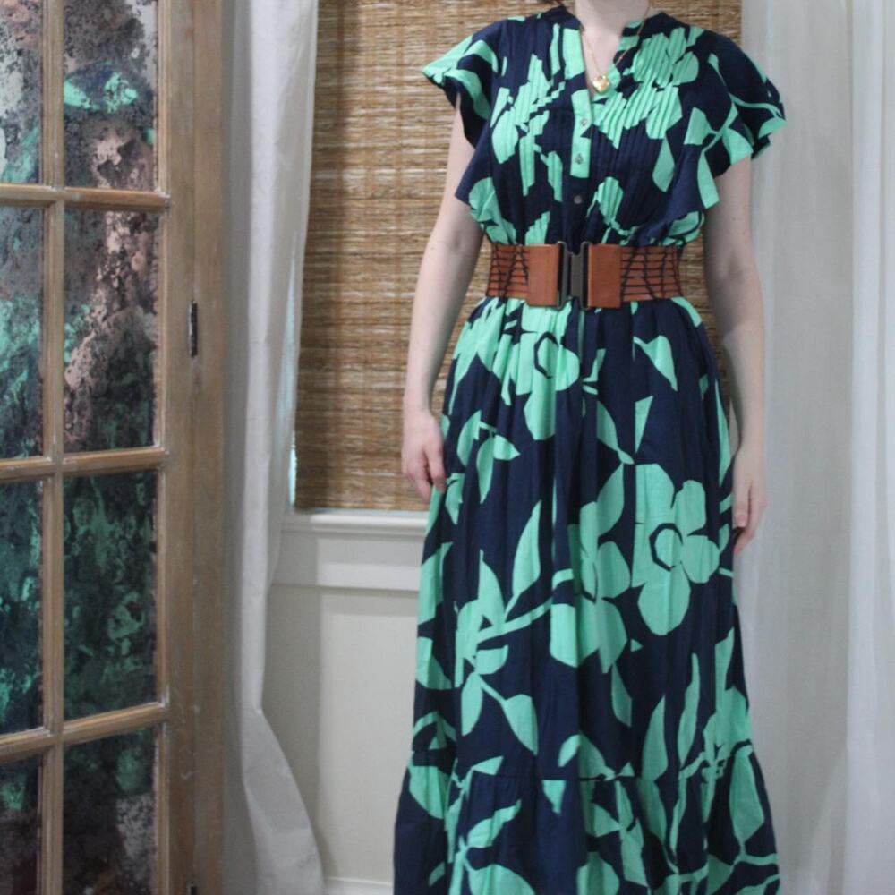 Flowy navy and green